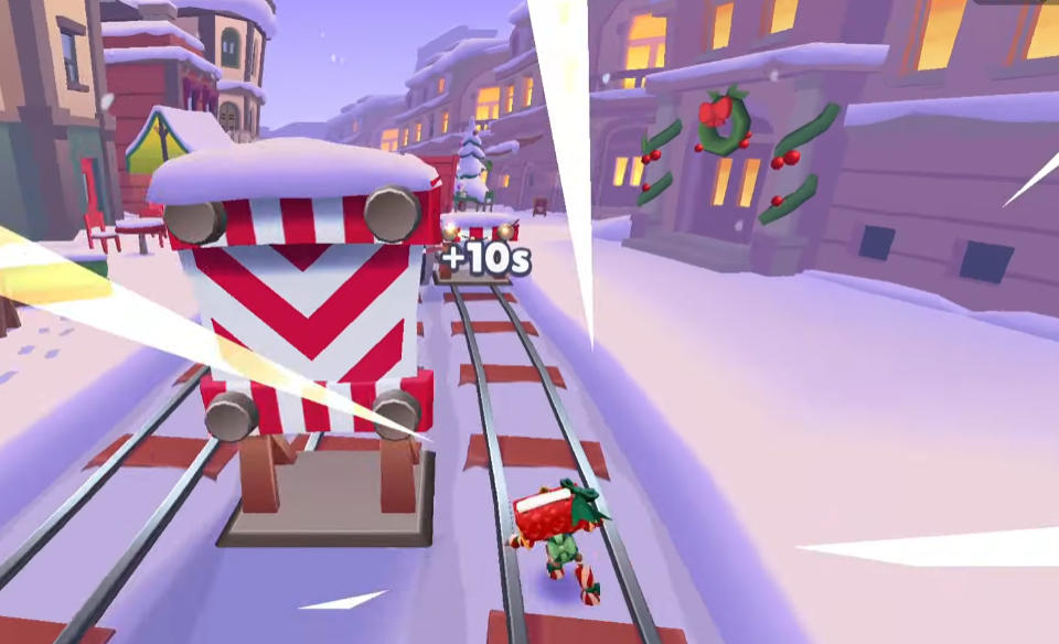 Subway Surfers Winter Santa Character - Game screenshot
